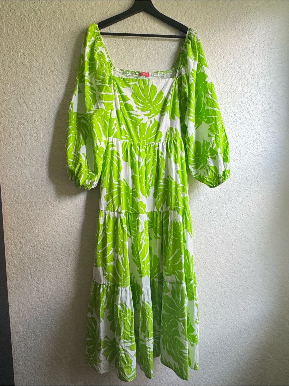 Flying Tomato "All The Drama" Woven Midi Dress in Green/White Palm Print